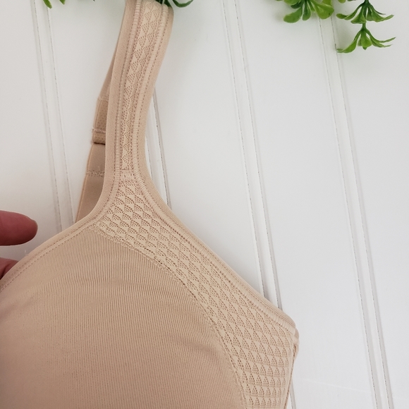 Bali Active Classic Coverage Bra Wire Free Nude Beige size 34D - Picture 3 of 8